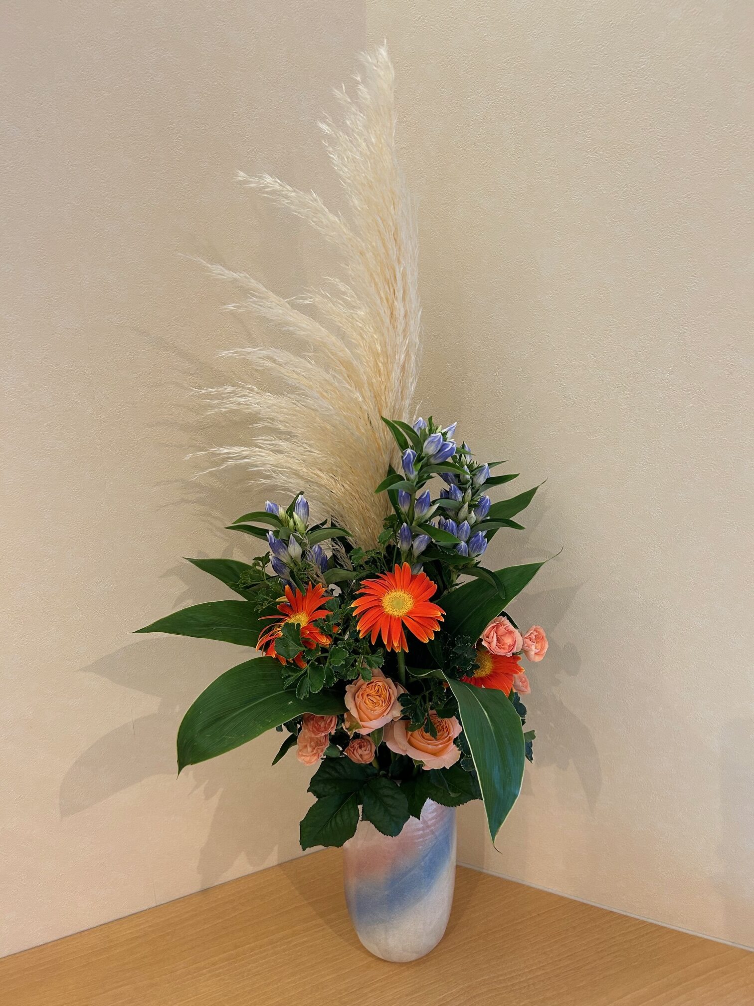 令和7年9月フラワーアレンジメント① | すぐる歯科